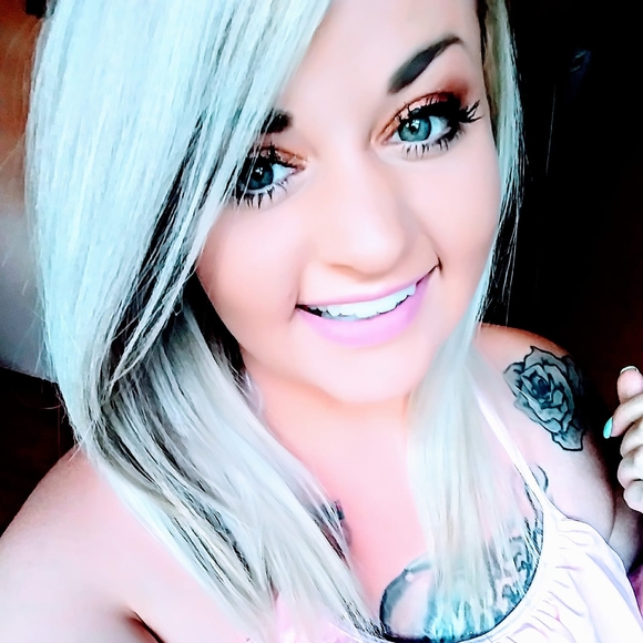 Meet your Posher, Jessica - Picture 1 of 1